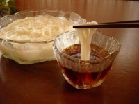 Mix with soumen (chilled thin noodle) sauce.